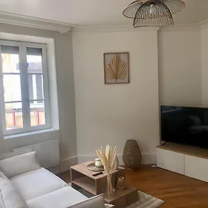 https://appartement-t2-centre-ville-saint-pourcain-sur-sioule.hotels-rhonealpes.com